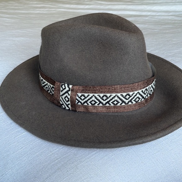 Wool Hat - Picture 3 of 3